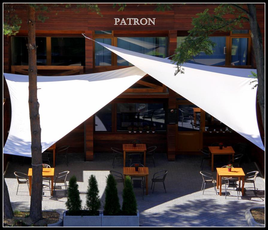 Obiekt Hotelarski Patron Варшава Экстерьер фото