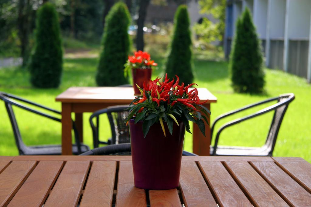 Obiekt Hotelarski Patron Варшава Экстерьер фото